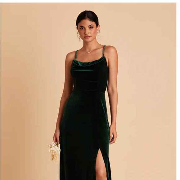 Green Velvet Dress. Very soft true to size. Only worn once - Picture 4 of 5